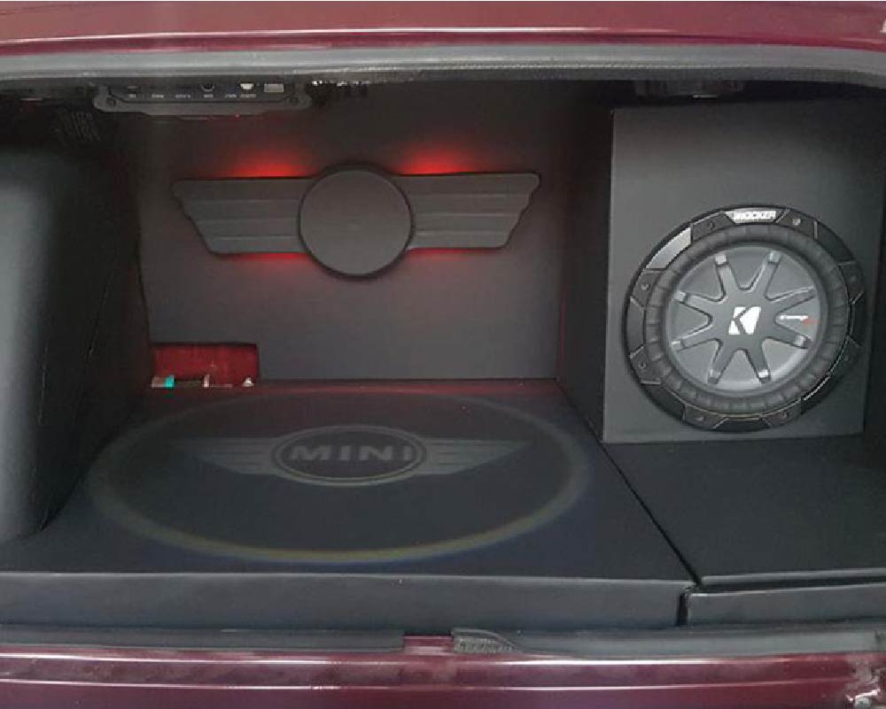 Tuning Mini Cooper Led con Woofers
