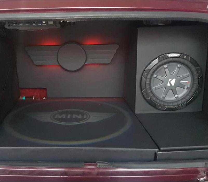 Tuning Mini Cooper Led con Woofers